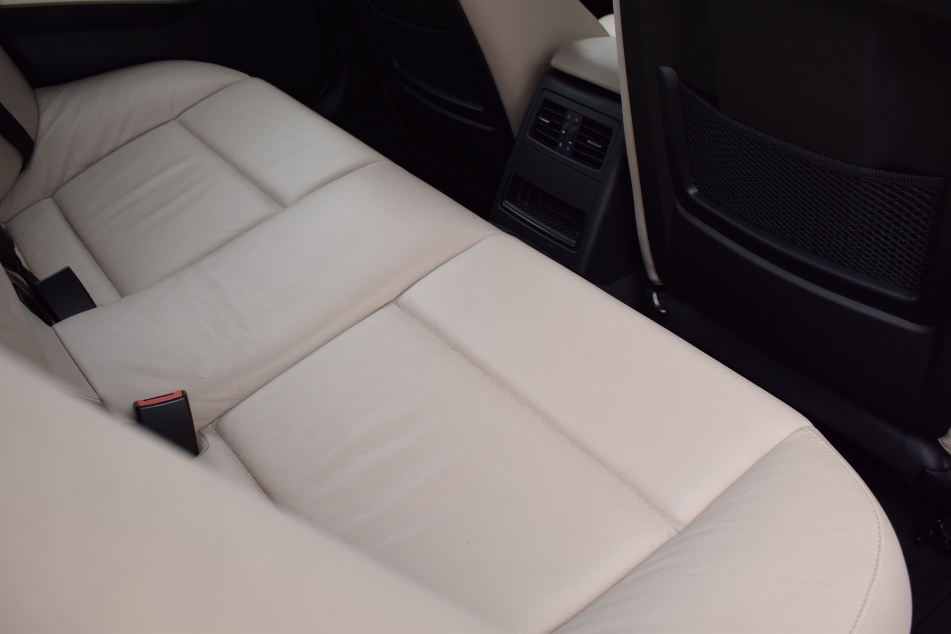 BMW 3 Serie 318i Corporate Lease Luxury Line | BMW occasion