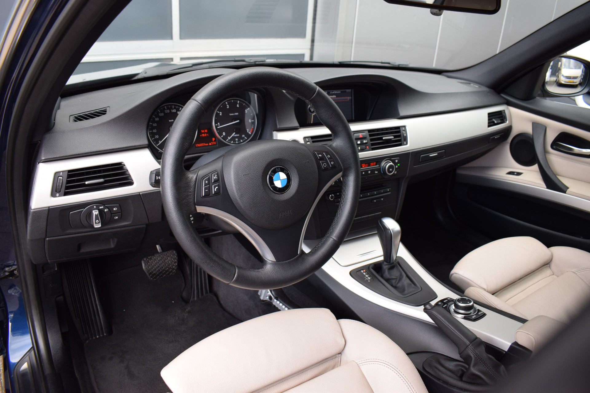 BMW 3 Serie 318i Corporate Lease Luxury Line | BMW occasion