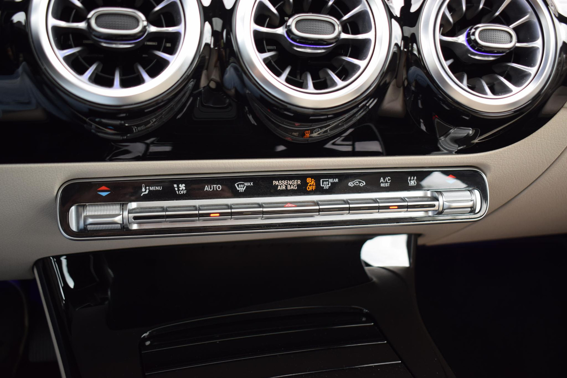 Mercedes-Benz A-Klasse 250 e Business Solution Luxury Limited | Mercedes-Benz occasion