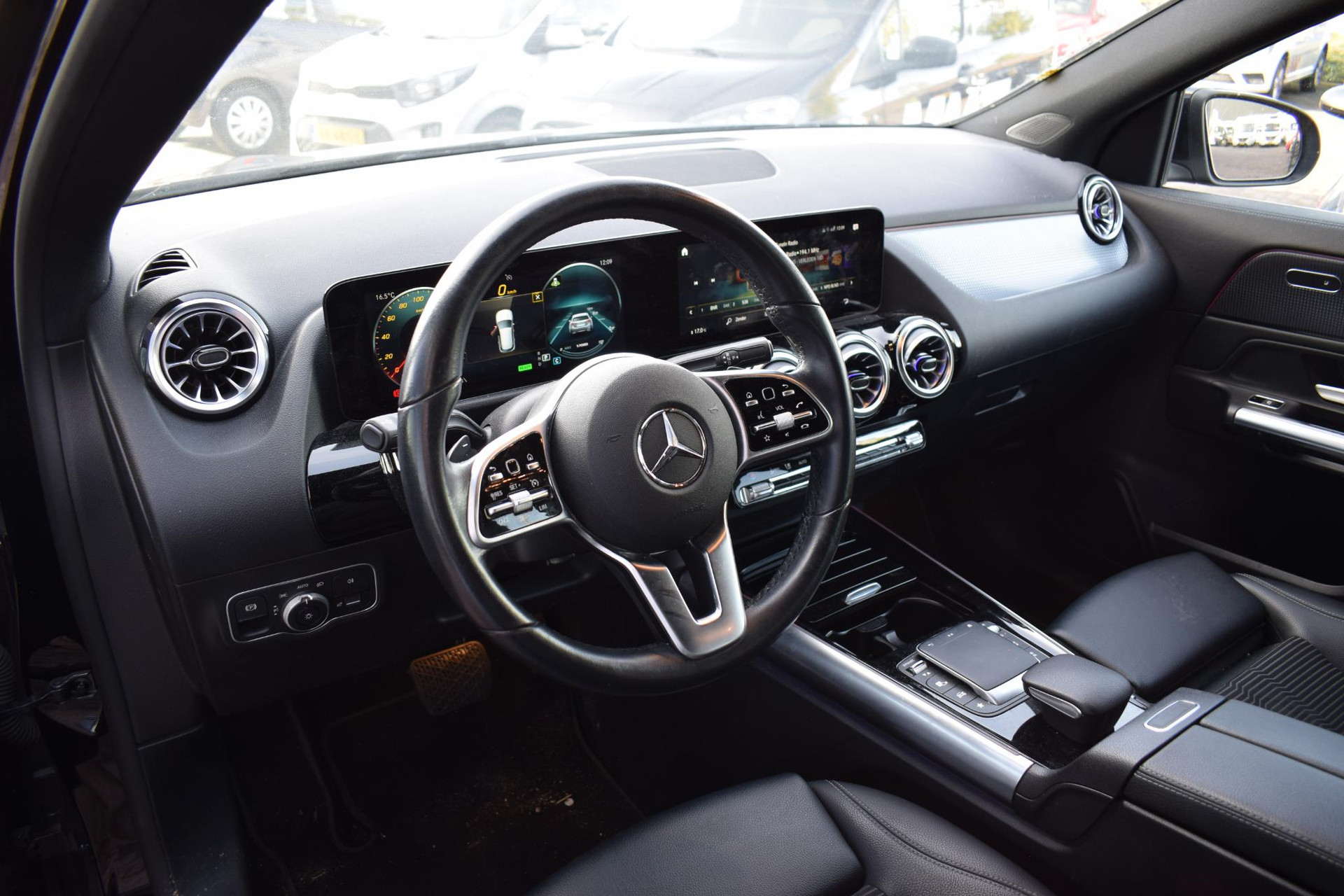 Mercedes-Benz EQA 250 Business Solution AMG 67 kWh | Mercedes-Benz occasion