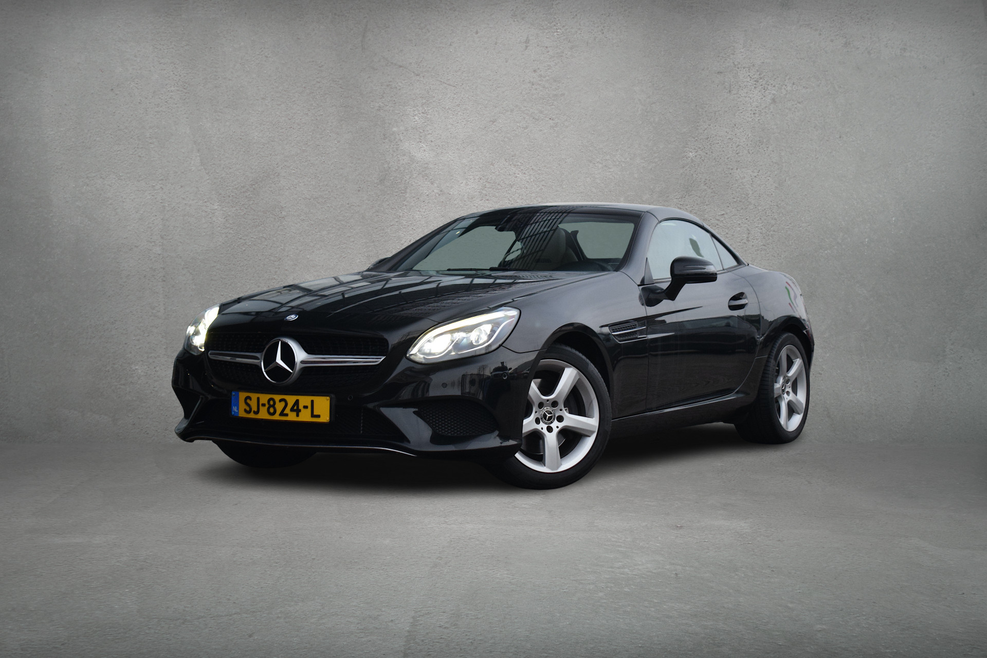 Mercedes-Benz SLC 200 RedArt Edition | Mercedes-Benz occasion
