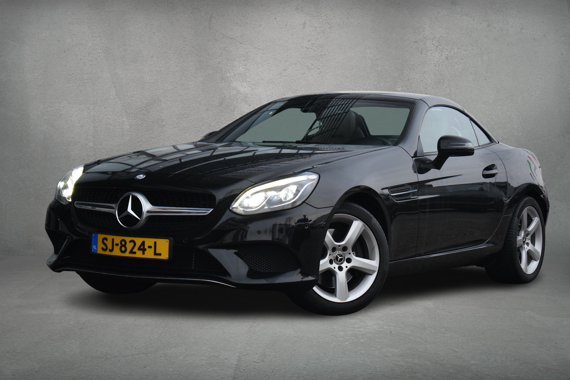 Mercedes-Benz SLC 200 RedArt Edition | Mercedes-Benz occasion