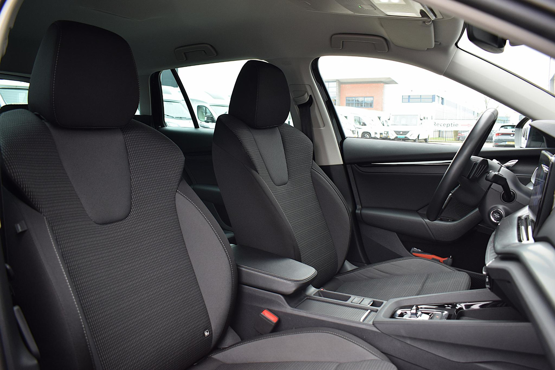 Škoda Octavia Combi 1.0 e-TSI Business Edition | Škoda occasion