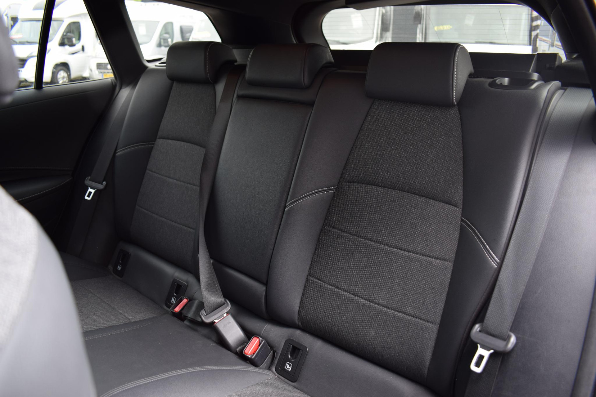 Toyota Corolla Touring Sports 1.8 Hybrid Business Plus | Toyota occasion