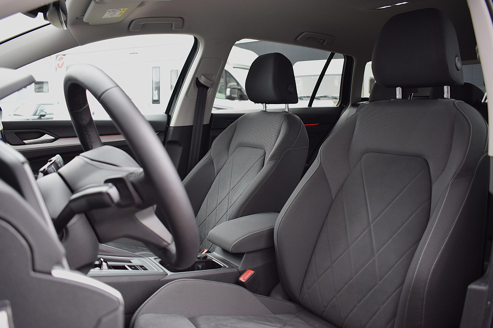 Volkswagen Golf Variant 1.0 eTSI Life Business | Volkswagen occasion