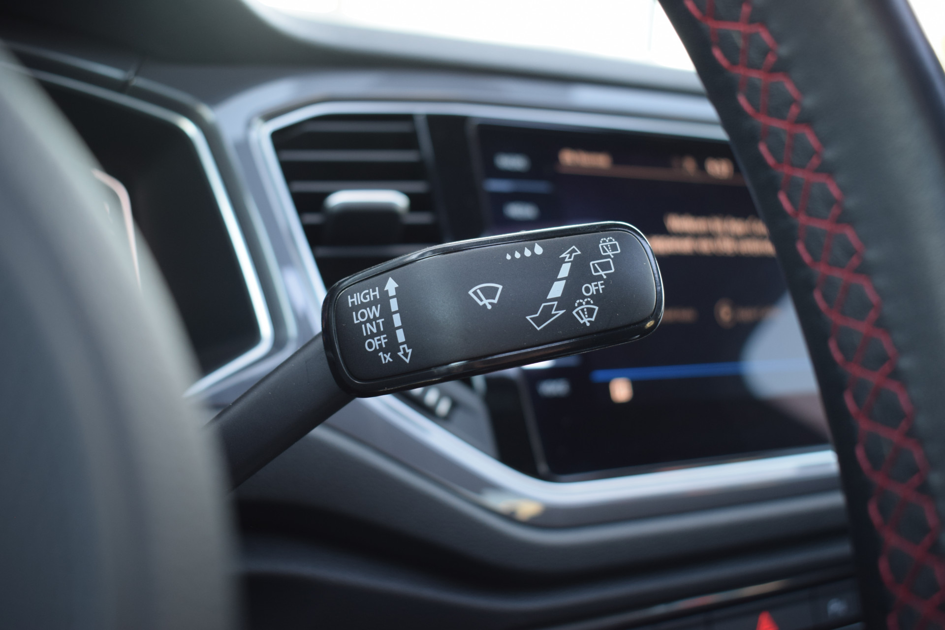 Volkswagen T-Roc 1.5 TSI Sport Business R | Volkswagen occasion