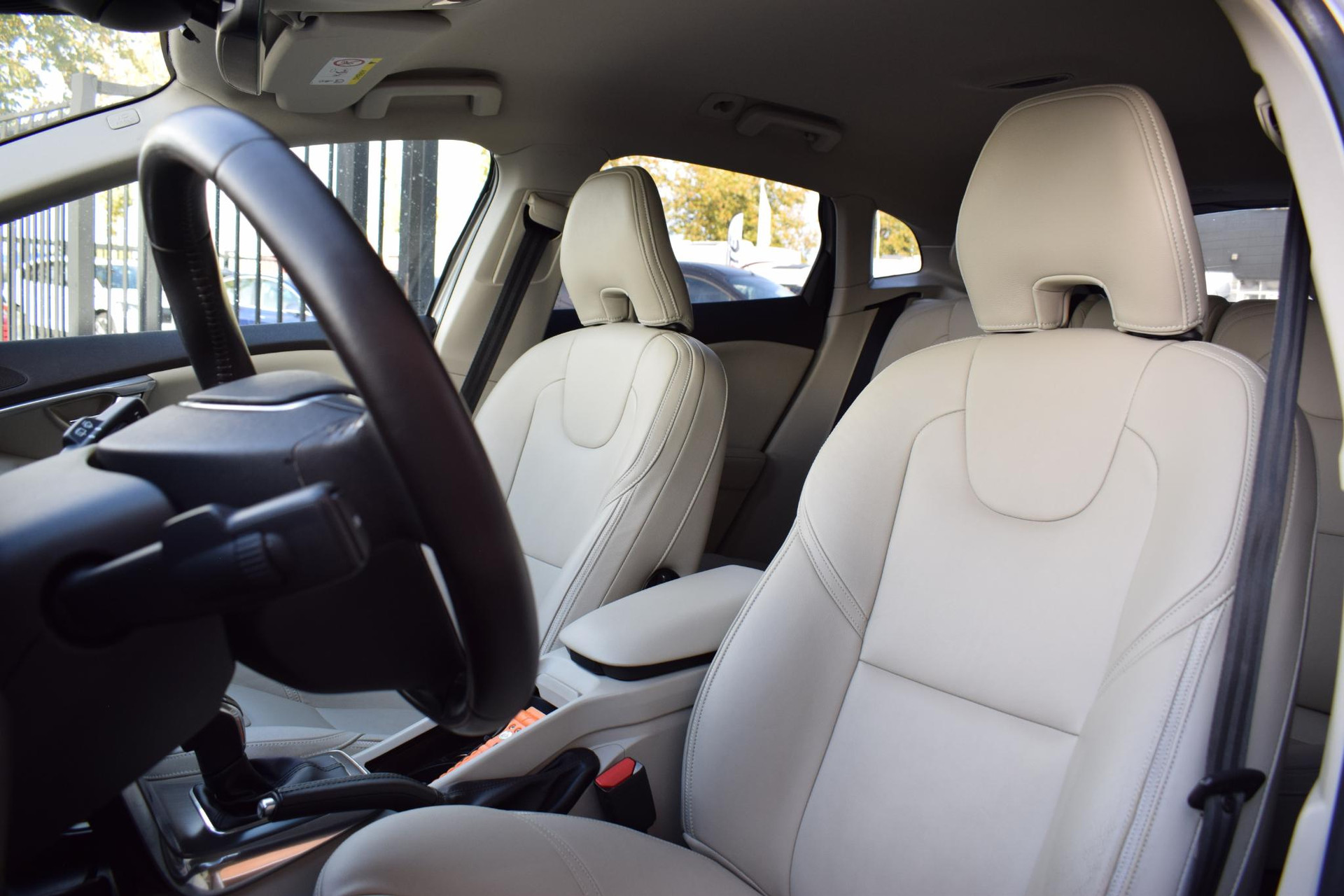 Volvo V40 Cross Country 1.5 T3 Momentum | Volvo occasion