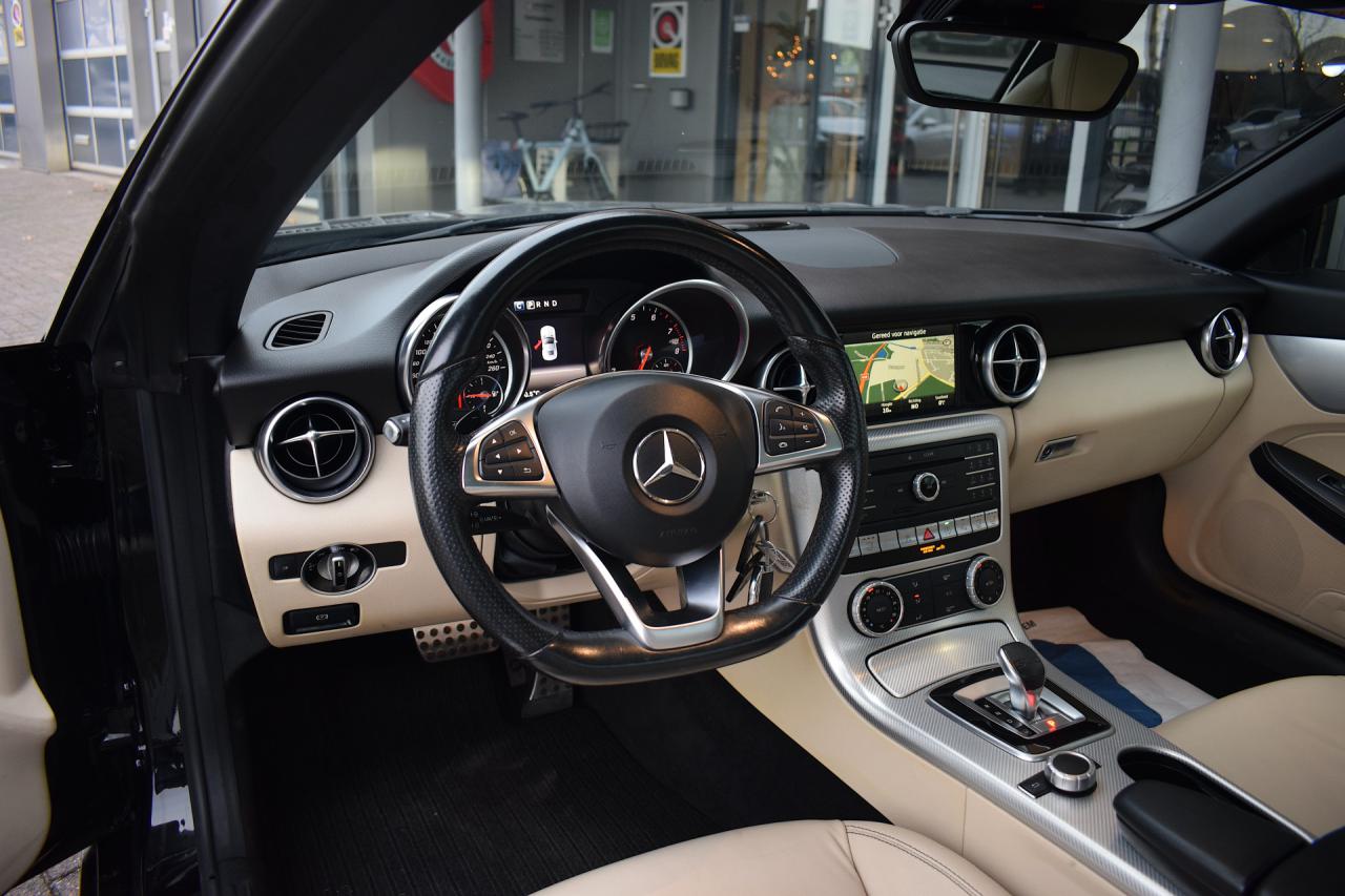 Mercedes-Benz SLC 200 RedArt Edition | Mercedes-Benz occasion