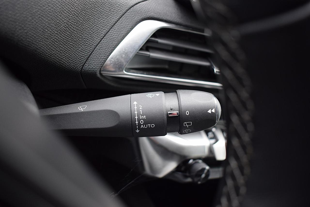 Peugeot 3008 1.2 PureTech Allure | Peugeot occasion