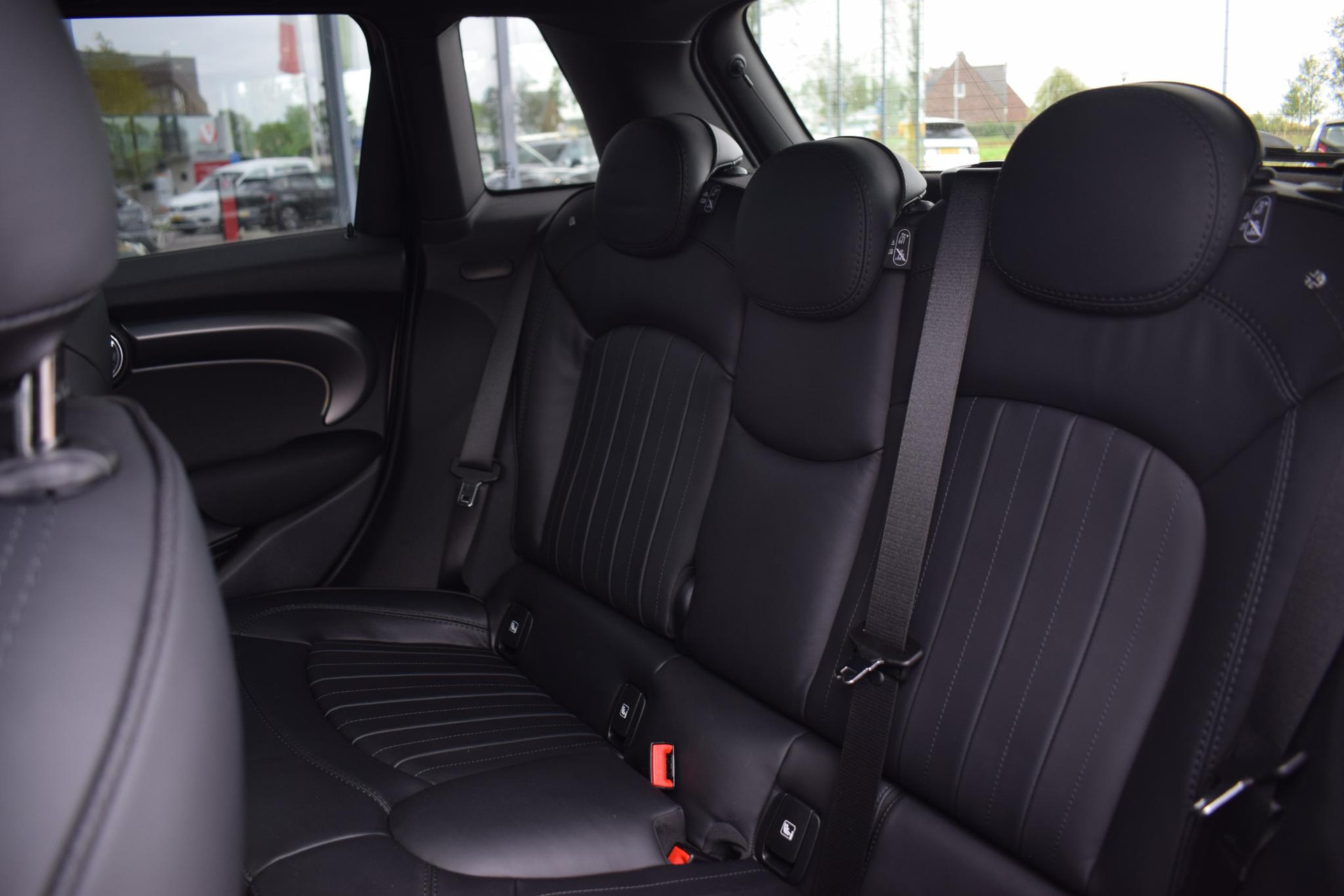 Mini 5-deurs | Occasion lease | Autobedrijf Auto Nol